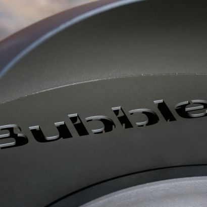 Bubble è un braciere design con funzionamento a legna